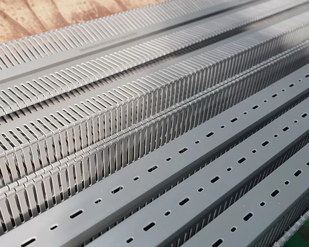 Wat is het temperatuurbestendigheidsbereik van de vlamvertragende PVC-kabelgoot in de verdeelkast?